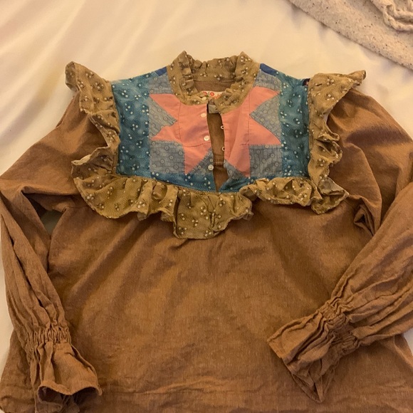 **SOLD** Honeybea - Big Ruffle Blouse in Twine - Picture 3 of 6